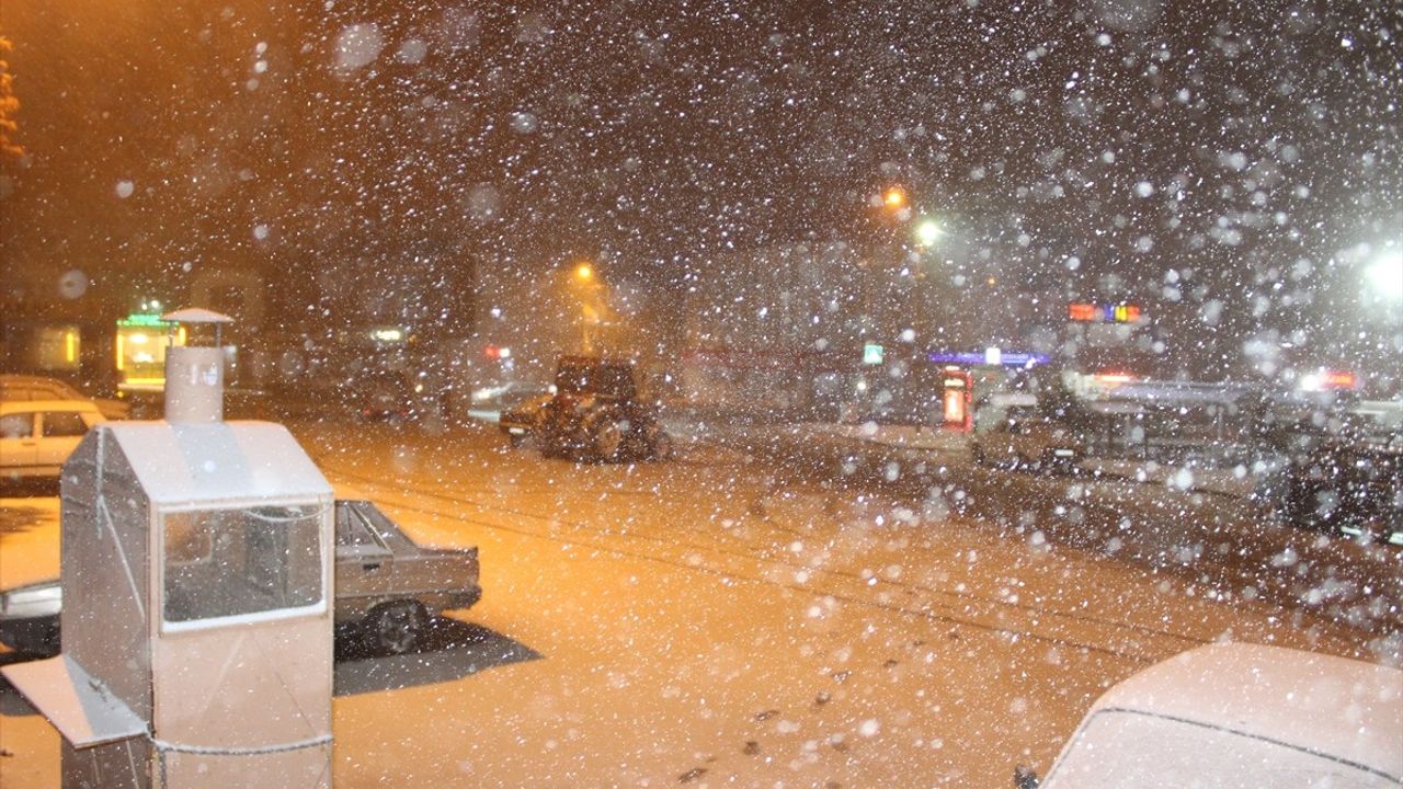 Konya'da Kar Yağışı Etkili Oldu