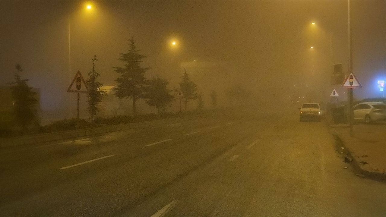 Kulu'da Yoğun Sis Ulaşımı Olumsuz Etkiledi