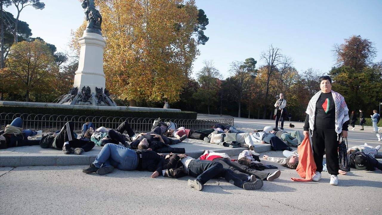 Madrid'de Filistin'e Destek Gösterisi: Provokasyon Başarısız Oldu