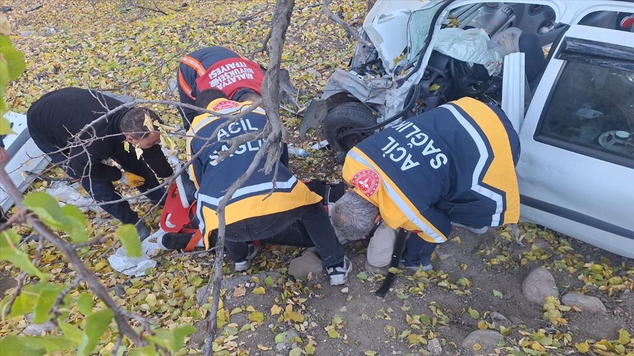 Malatya'da Otomobil Kazasında Dört Yaralı