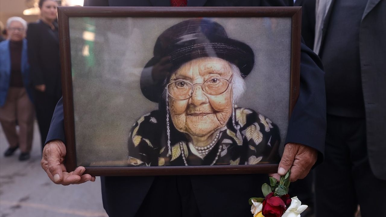 Mersin'de Sümerolog Muazzez İlmiye Çığ Defnedildi