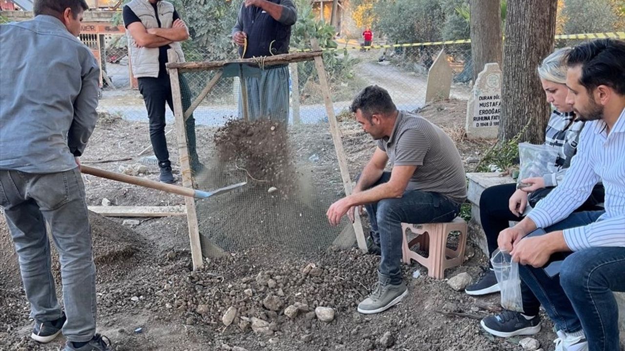 Mersin'de Tarihi Sikkeler ve Seramik Parçaları Bulundu