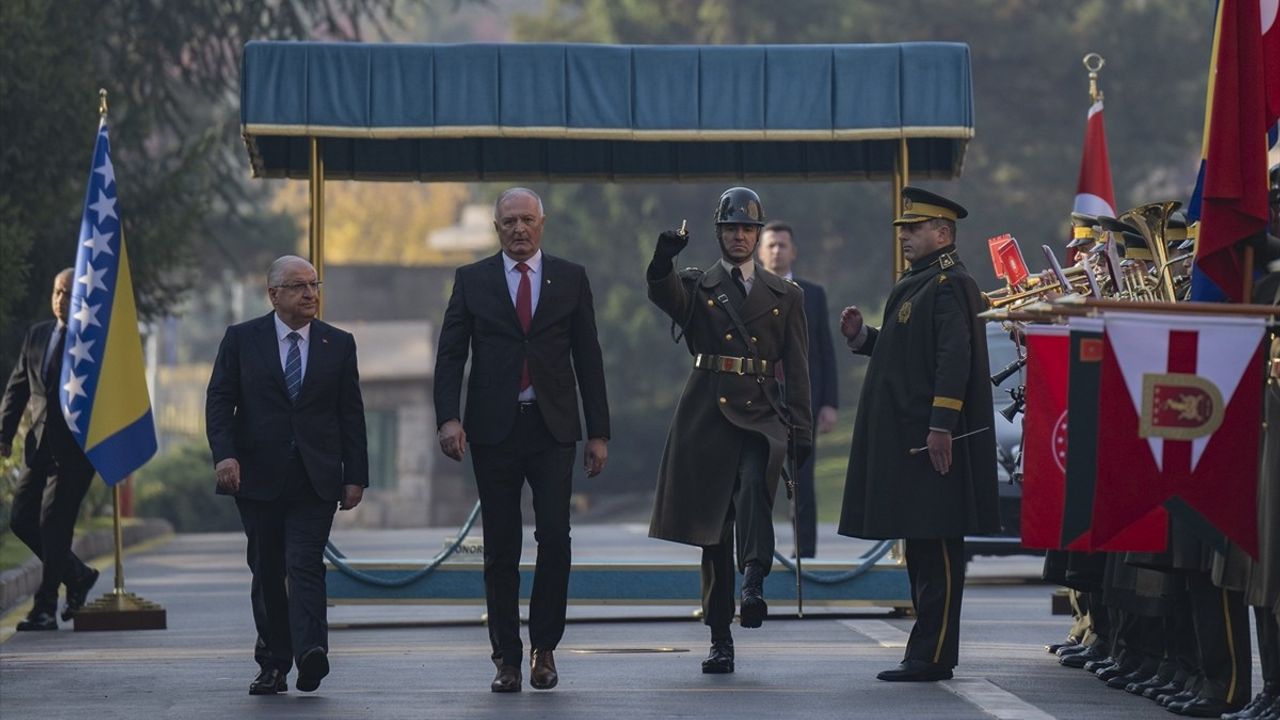 Milli Savunma Bakanı Güler, Bosna Hersekli Mevkidaşı Helez ile Görüştü