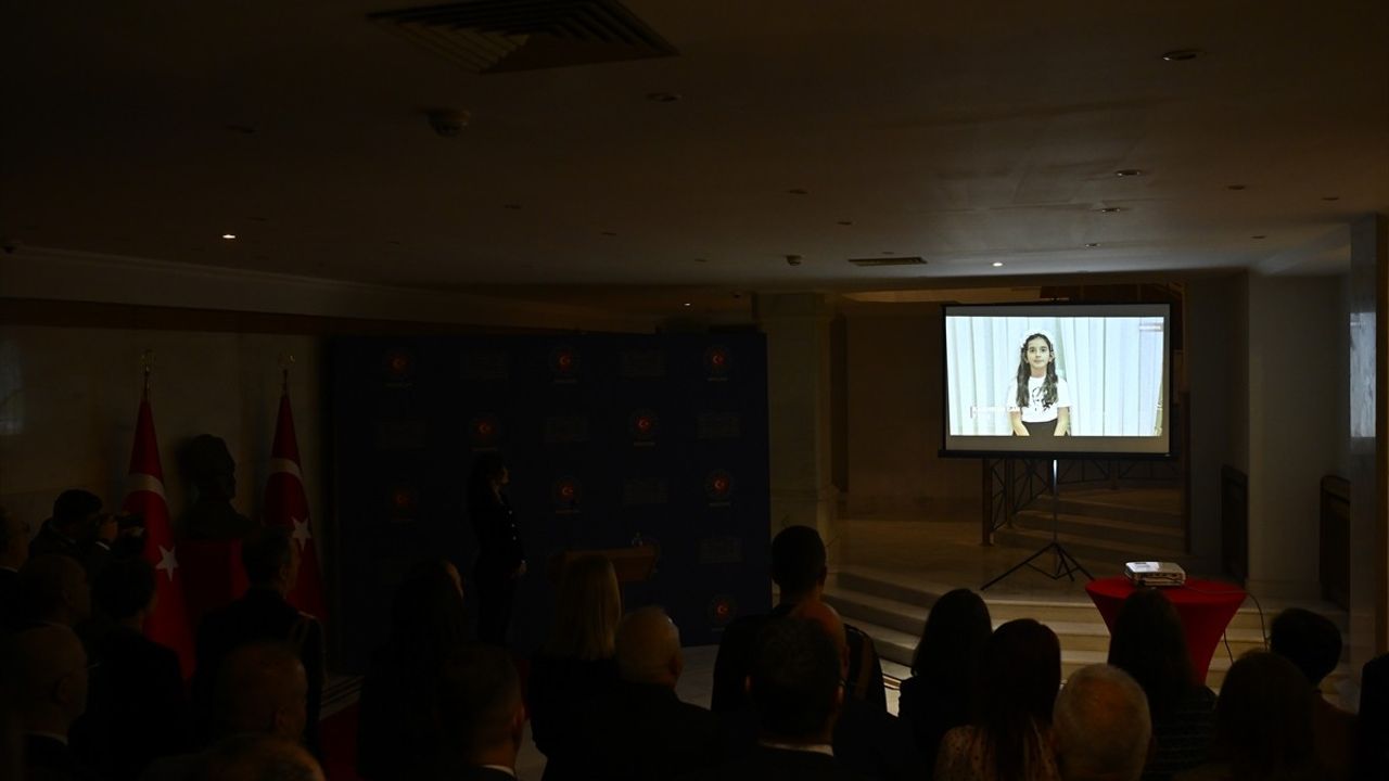 Moskova'da Atatürk'ü Anma Töreni