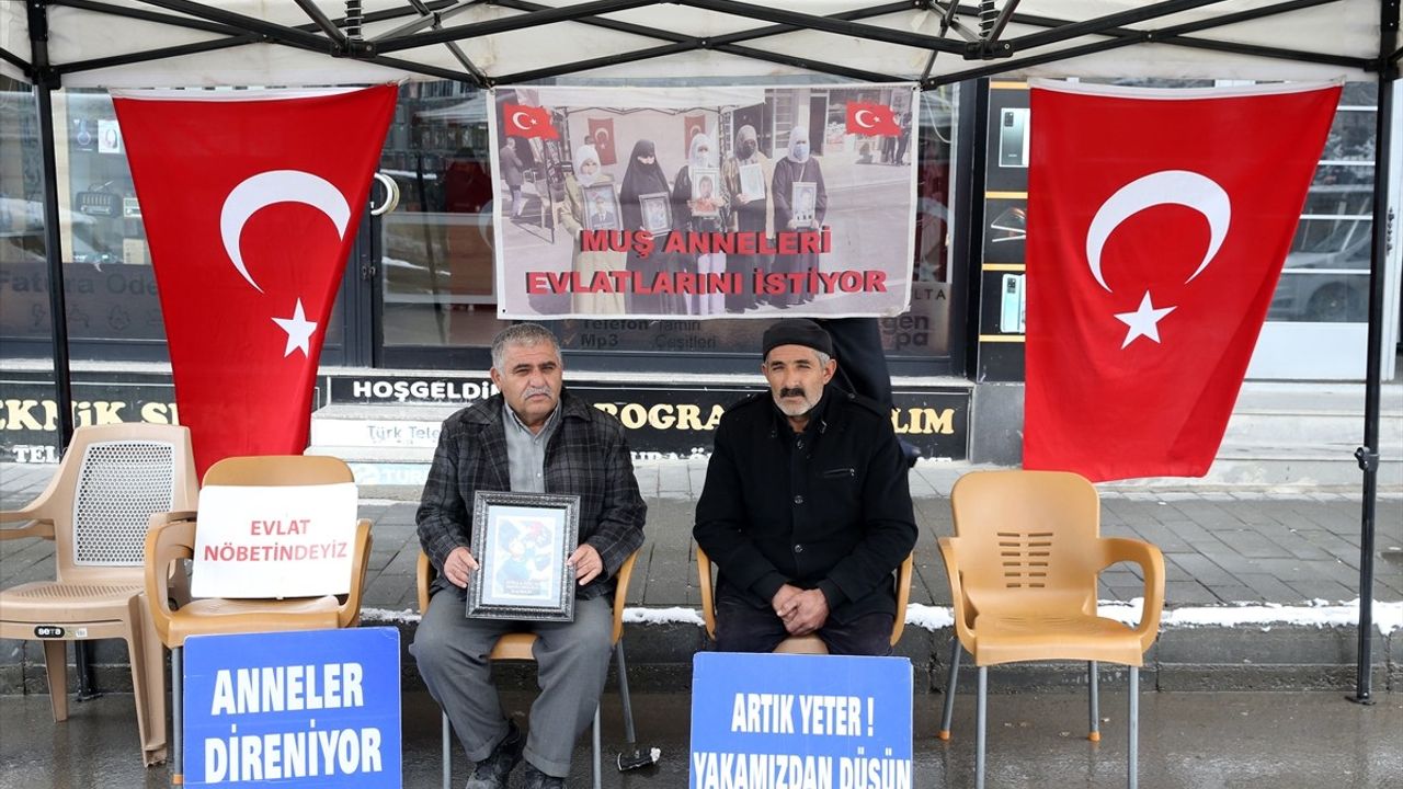 Muş'ta Terör Mağduru Ailelerin Eylemi Devam Ediyor