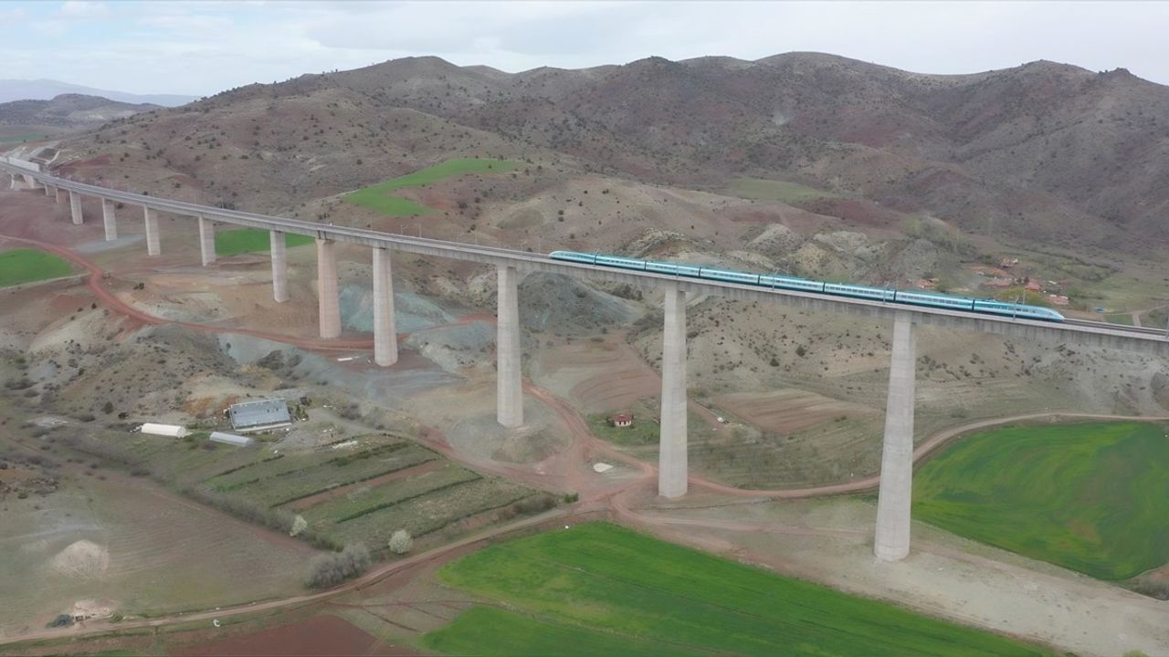 Öğretmenler İçin Trenlerde Yüzde 50 İndirim