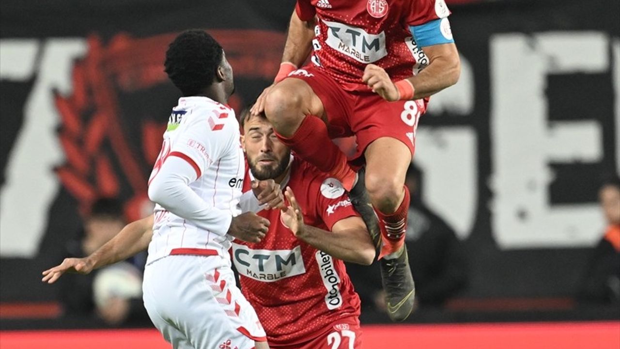 Onvo Antalyaspor, Net Global Sivasspor'u 2-1 Yendi