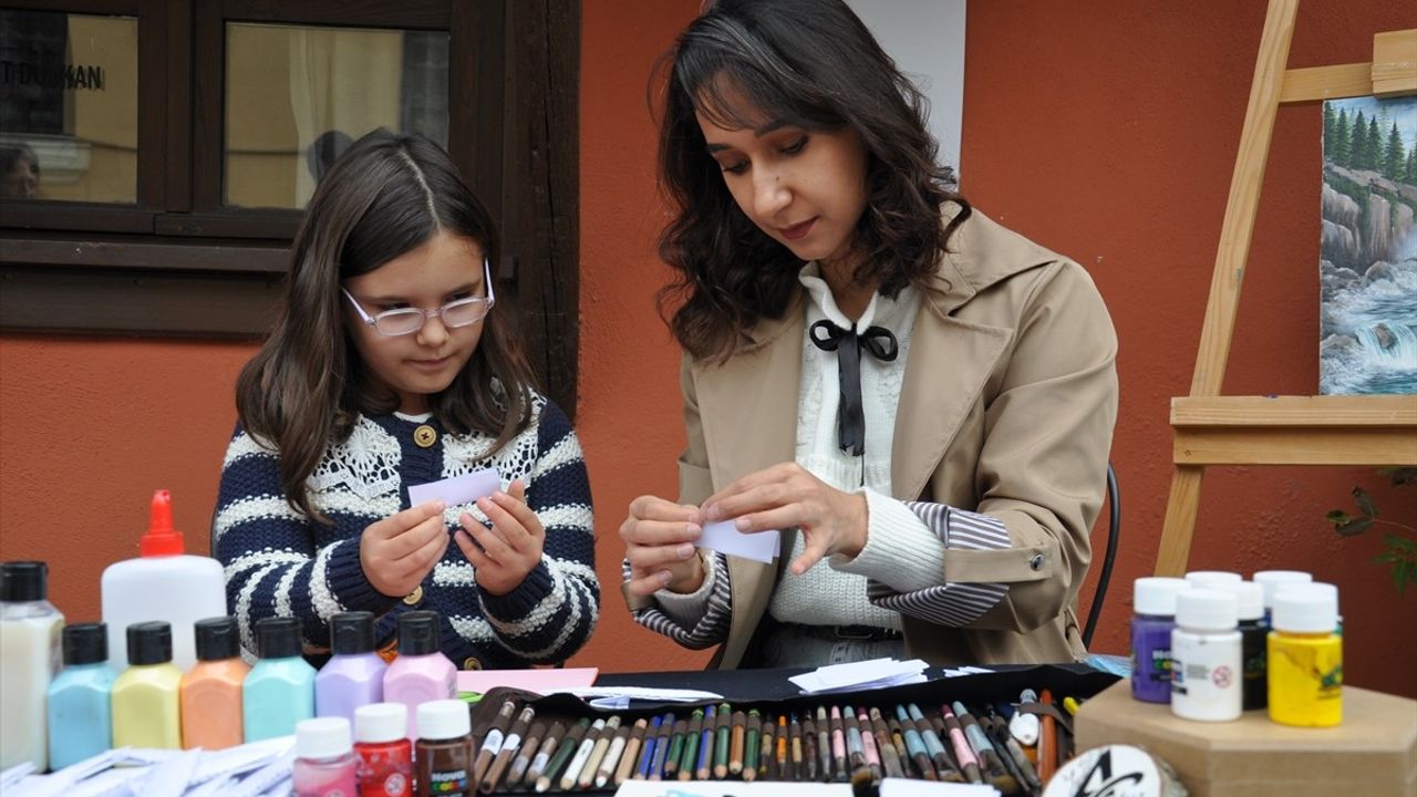Özbek Sanatçıdan Japon Origami ve Özbek Desenleri Buluşması