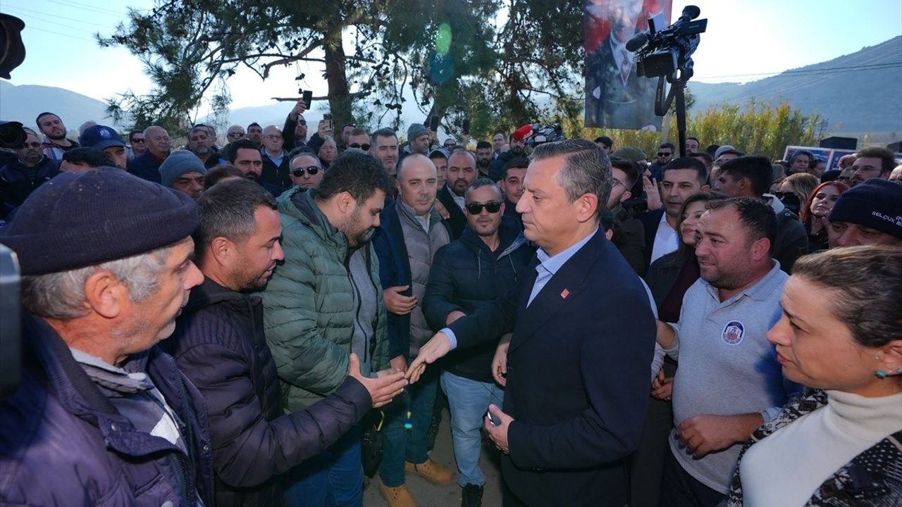 Özgür Özel, Selçuk'taki Otopark Krizine Dikkat Çekti