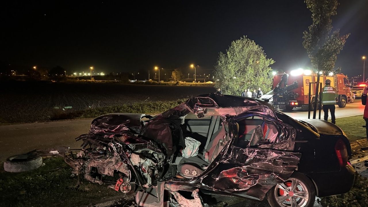 Sakarya'da Feci Kaza: 1 Ölü, 3 Yaralı