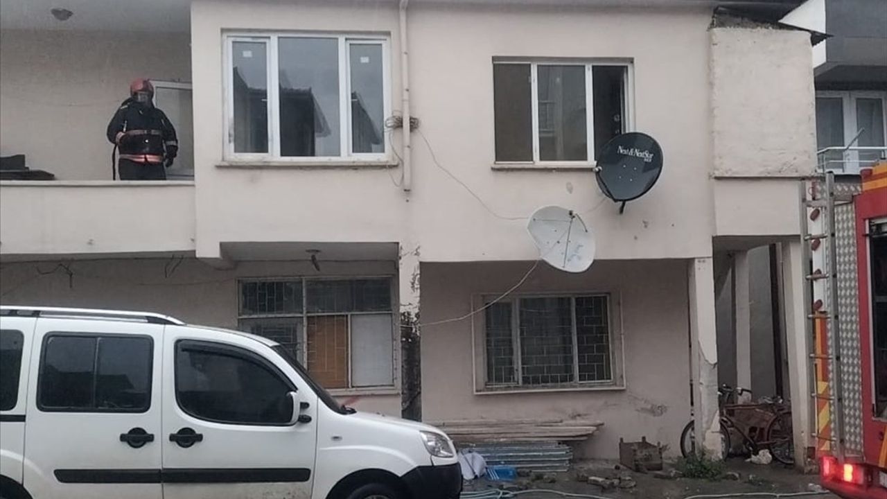 Sakarya'da Yangında Engelli Kişi Hastaneye Kaldırıldı