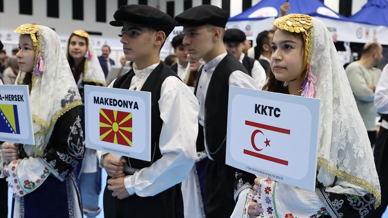 Samsun'da Uluslararası Türk Dünyası Bilim ve Kültür Şenliği Başladı