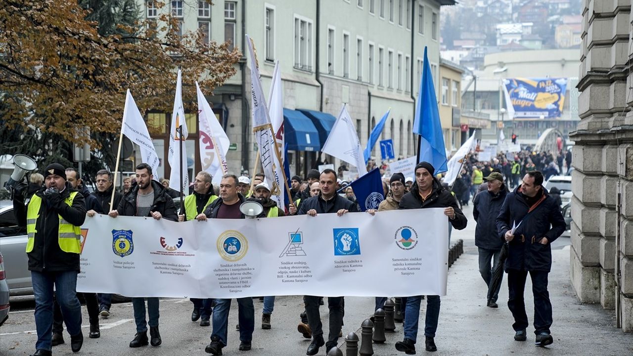 Saraybosna'da Sendikalar Maaş Artışı İçin İsyan Etti