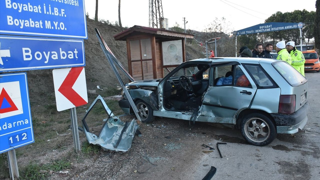 Sinop'ta Otomobil Kazası: 5 Yaralı