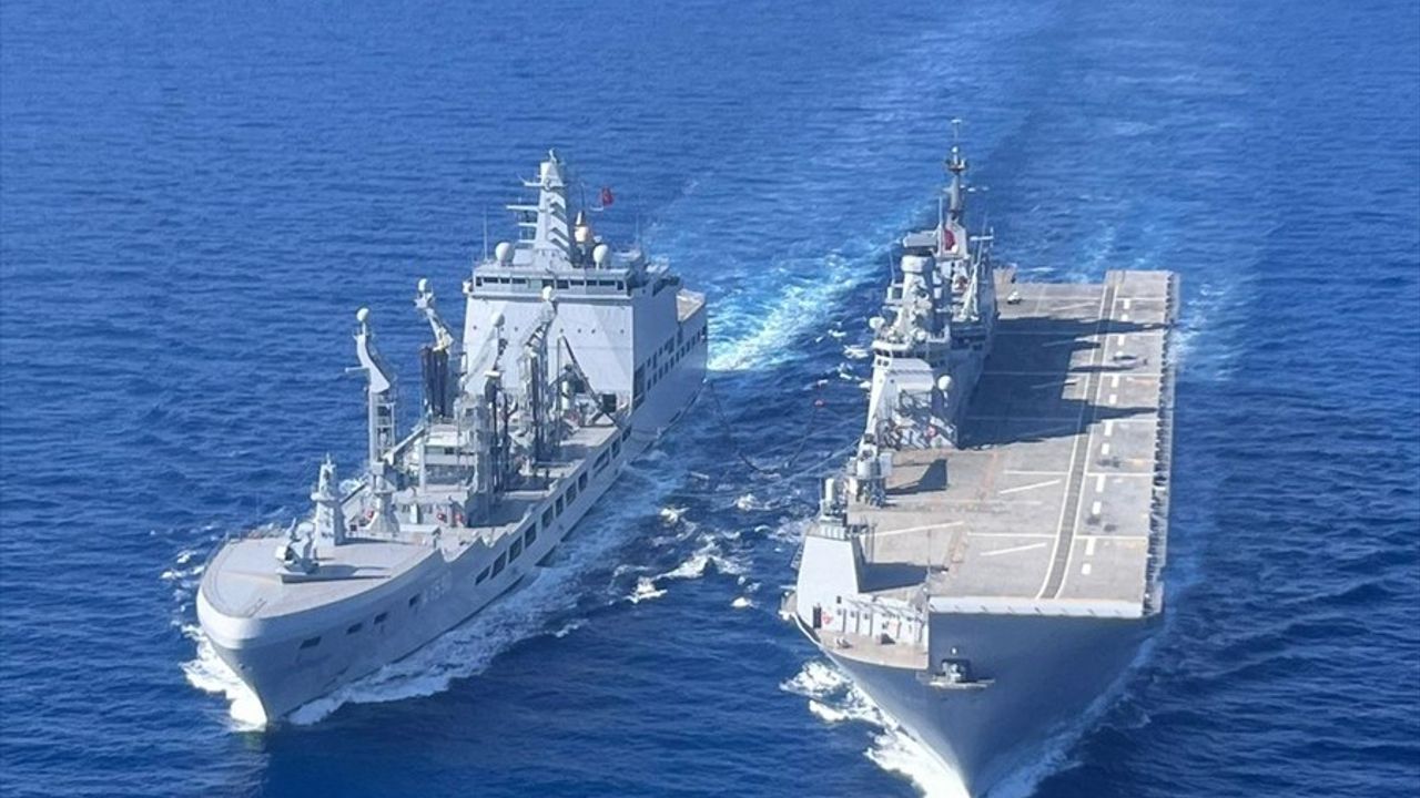 TCG Anadolu ve TCG Derya'dan İlk Deniz İkmal Operasyonu