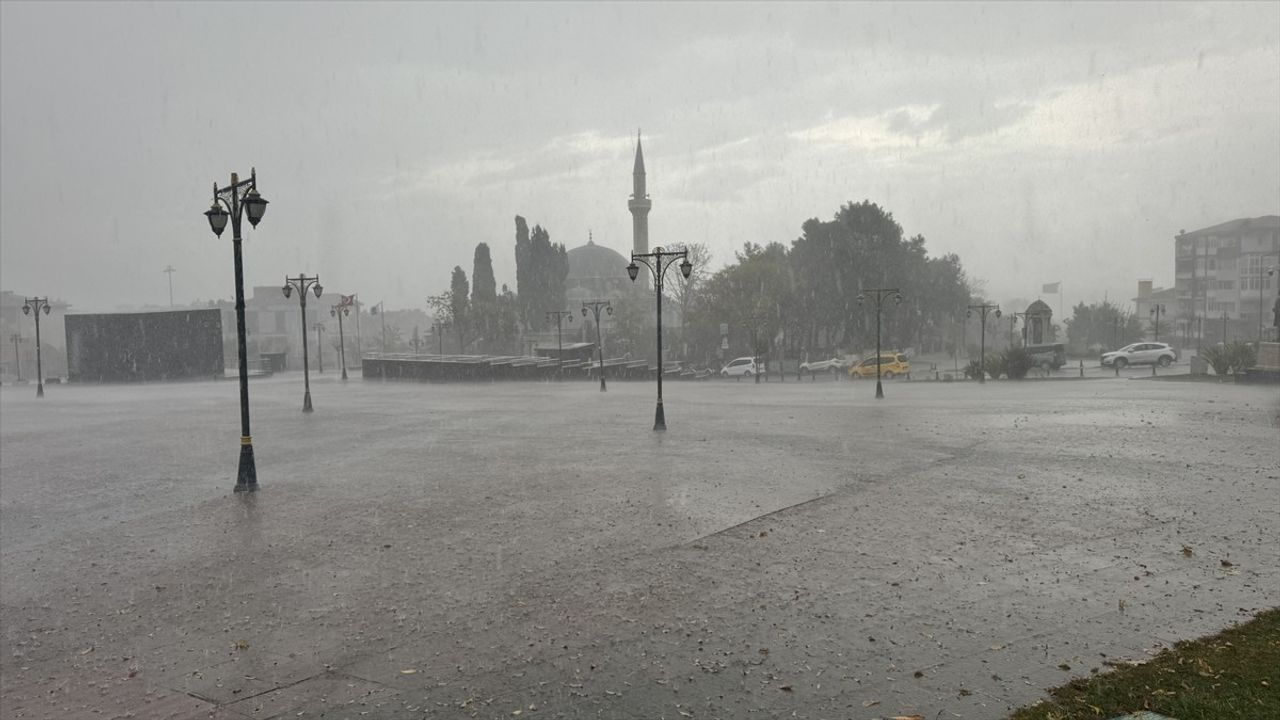 Trakya'da Sağanak ve Fırtına Etkili