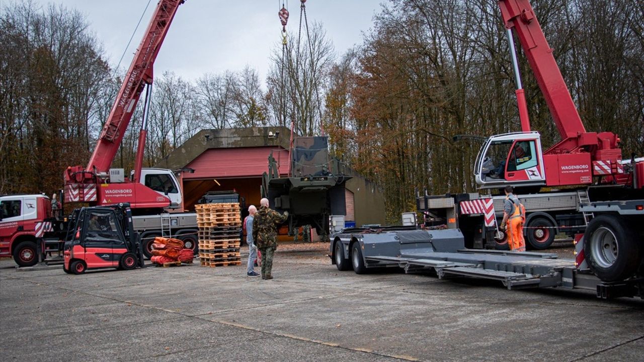 Ukrayna'ya Hollanda'dan Patriot Rampası Desteği