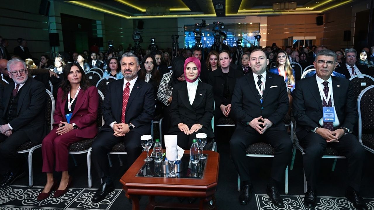 Uluslararası Yapay Zeka Çağında Medya Zirvesi'nde Önemli Mesajlar