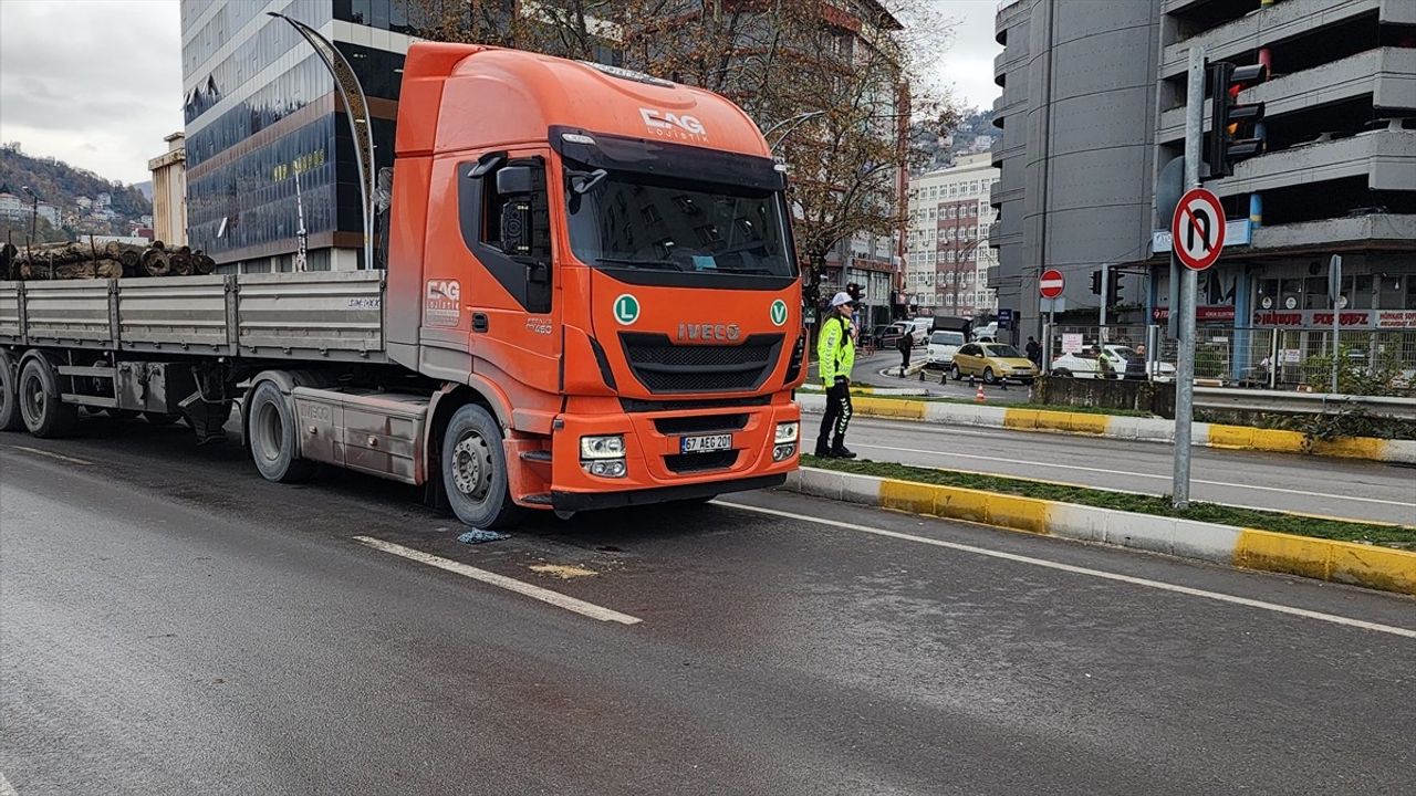 Zonguldak'ta Tır Çarpmasında Bir Kişi Hayatını Kaybetti