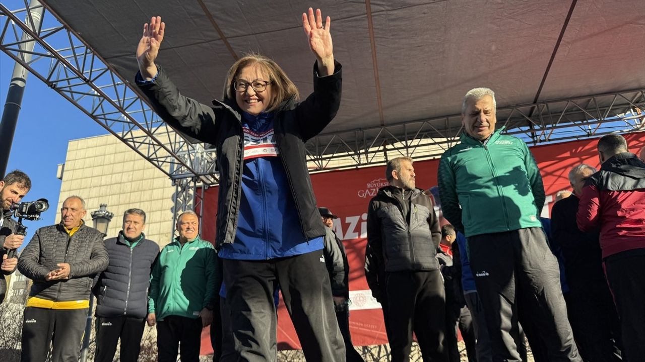 Gaziantep'te 6. Gazi Yarı Maratonu ve Halk Koşusu Düzenlendi