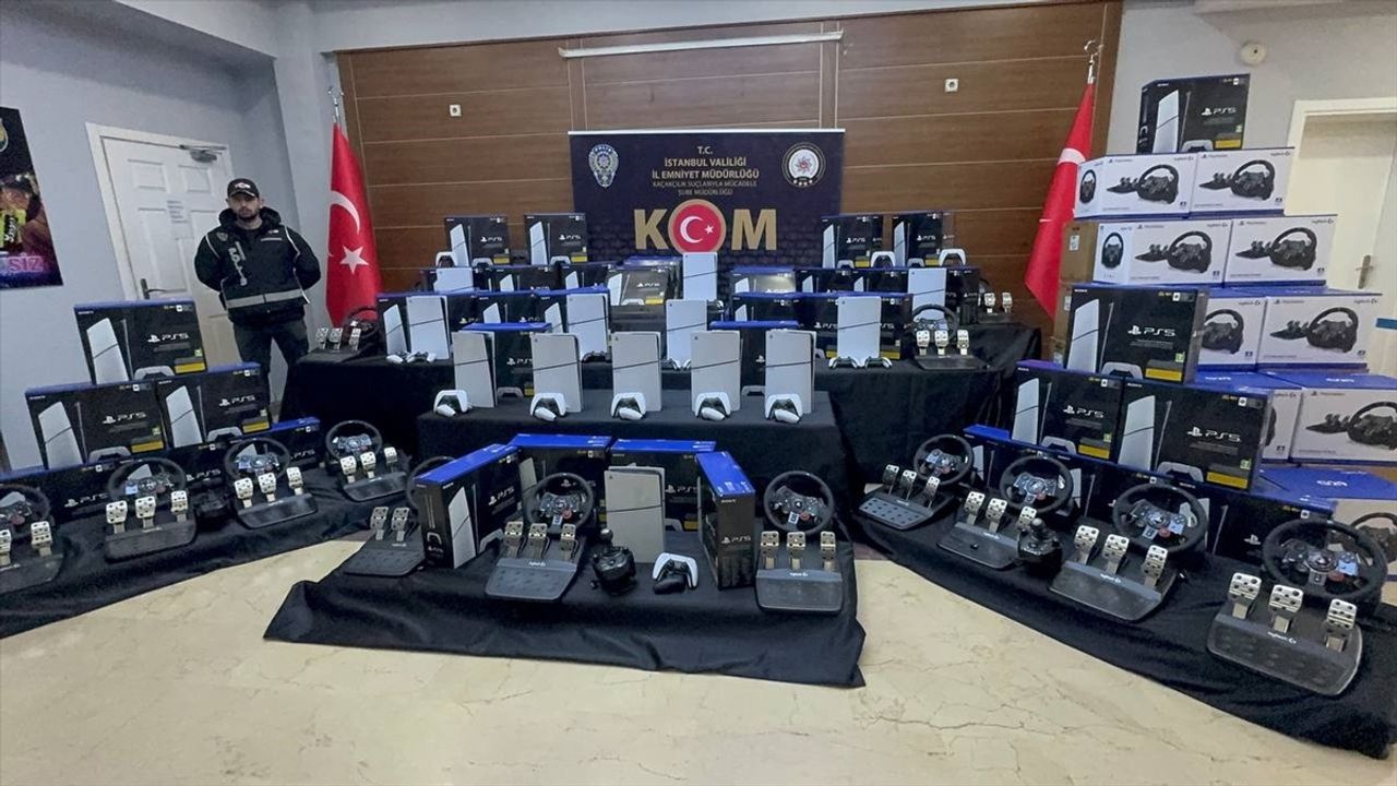 İstanbul'da Kaçak Oyun Konsolları Ele Geçirildi