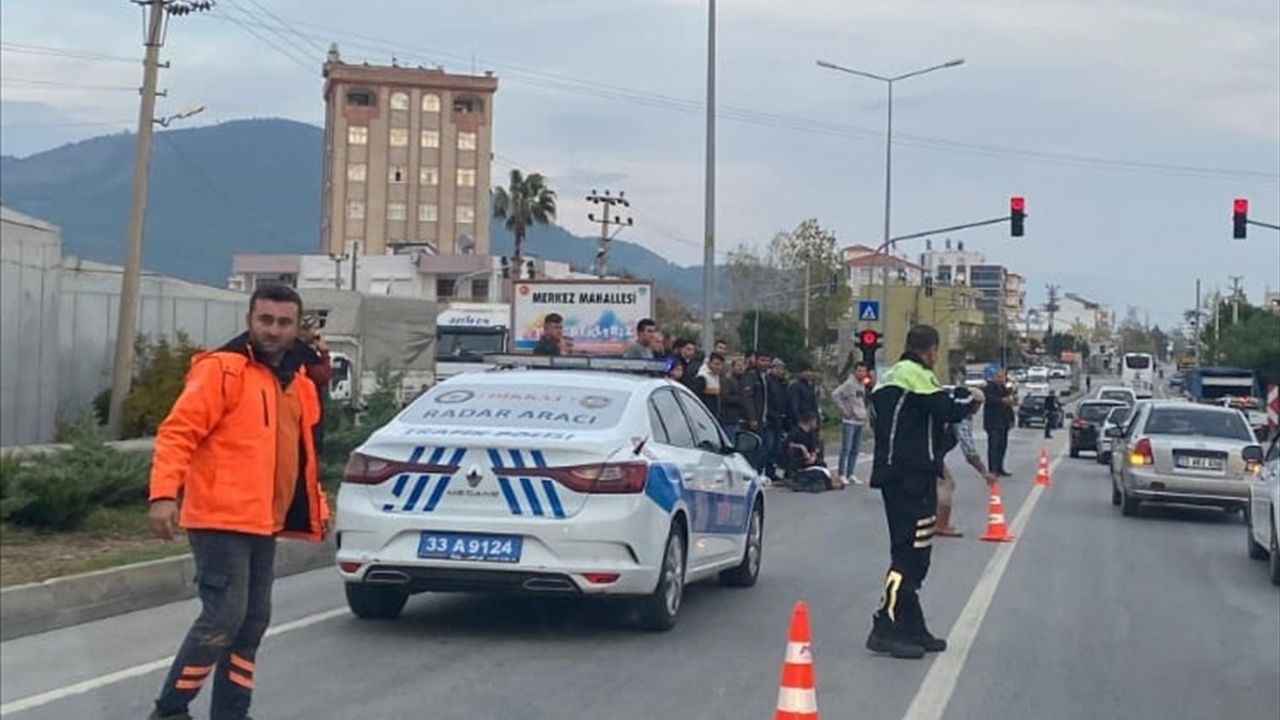 Mersin'de Elektrikli Bisiklet Kazası: Yaşlı Sürücü Yaralandı