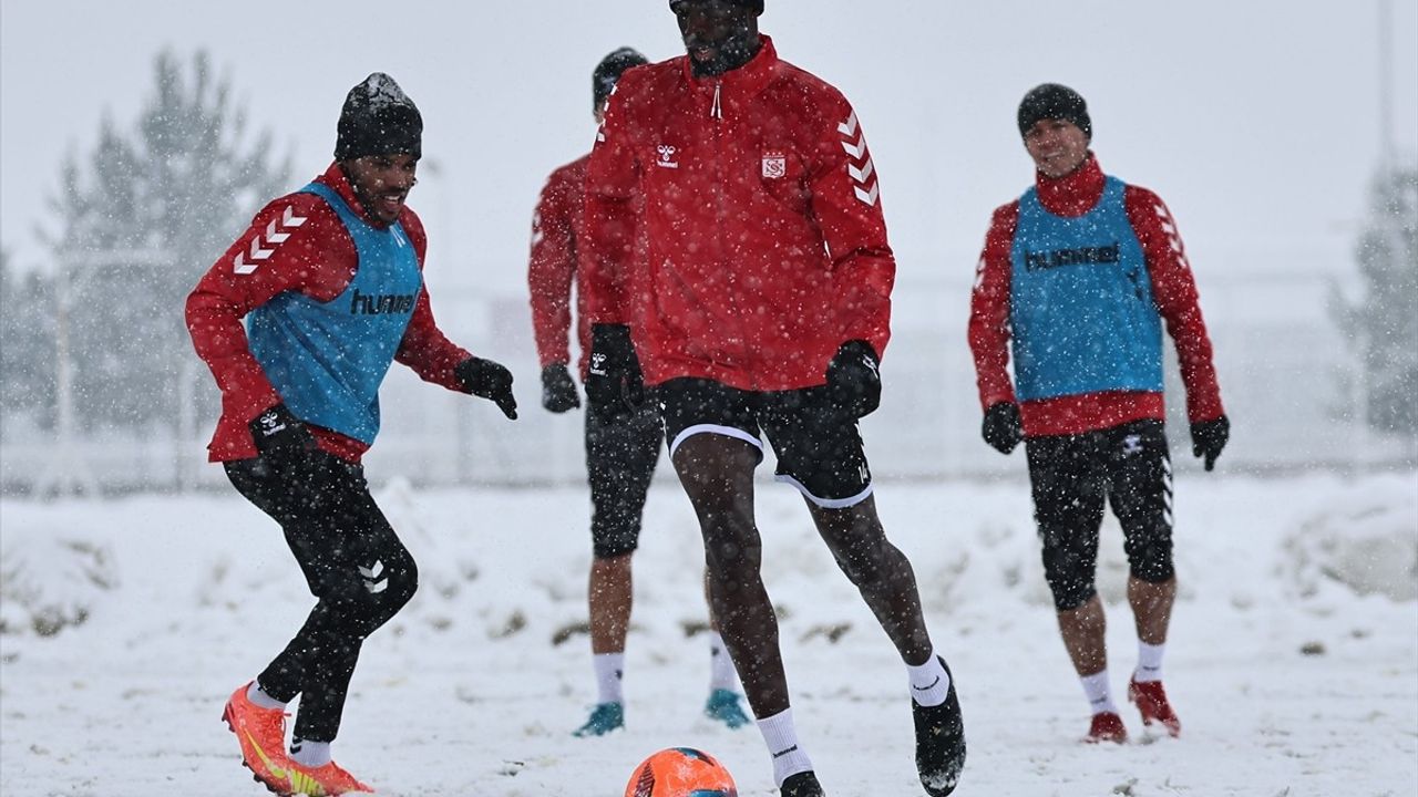 Sivasspor, Galatasaray Maçı İçin Hazırlıklarını Sürdürüyor