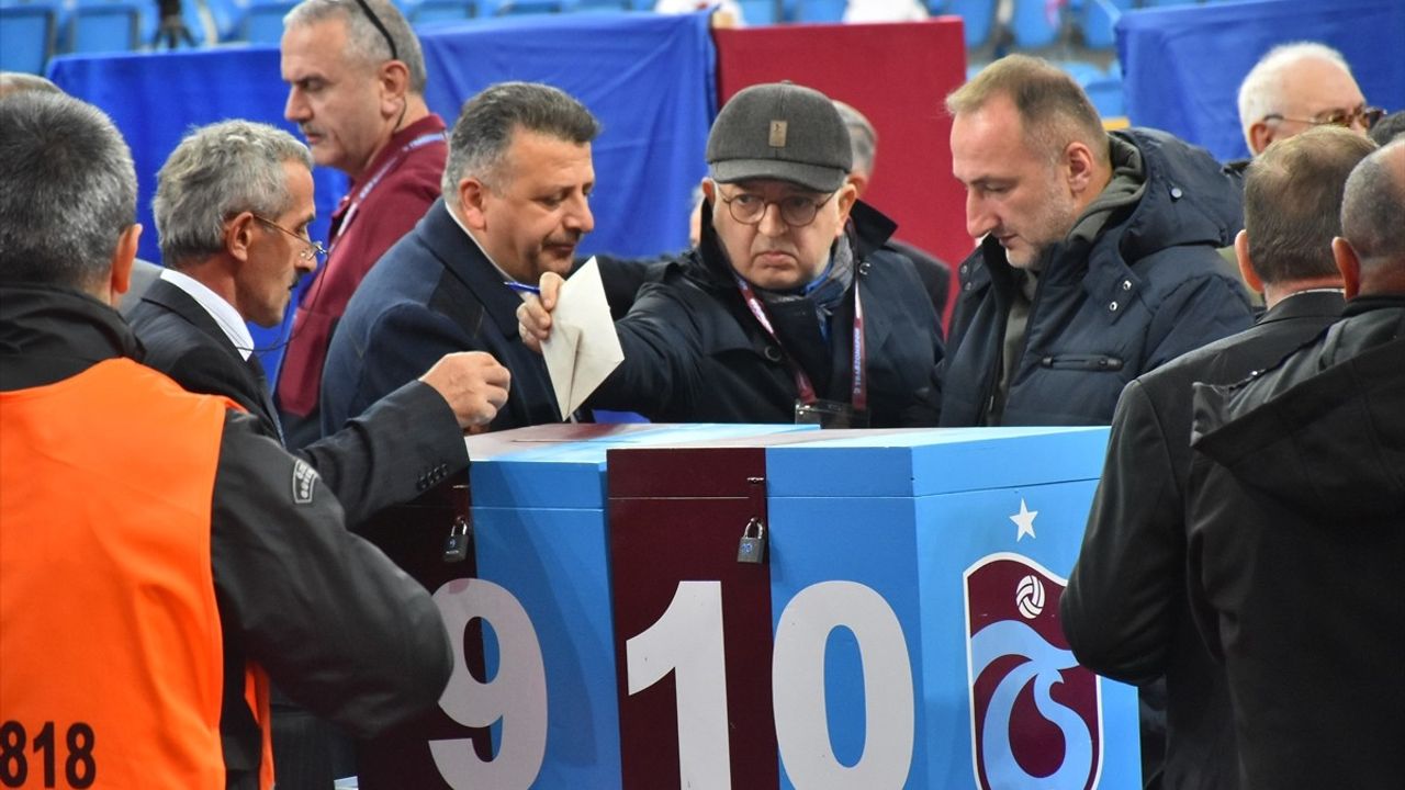 Trabzonspor Genel Kurulu: Oy Vermeye İkinci Gün